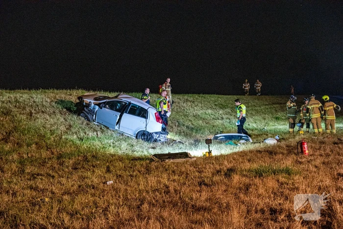 Dode en twee aanhoudingen bij ernstig verkeersongeval