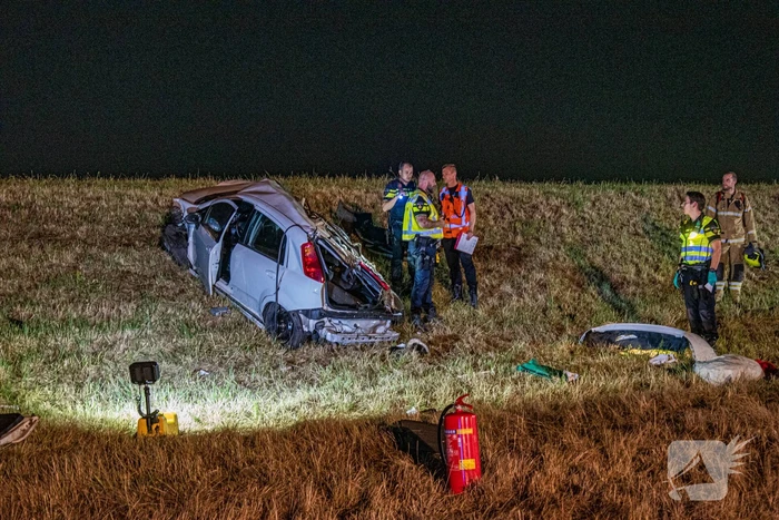 Dode en twee aanhoudingen bij ernstig verkeersongeval