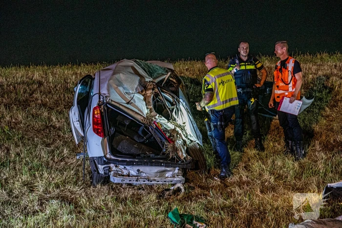 Dode en twee aanhoudingen bij ernstig verkeersongeval