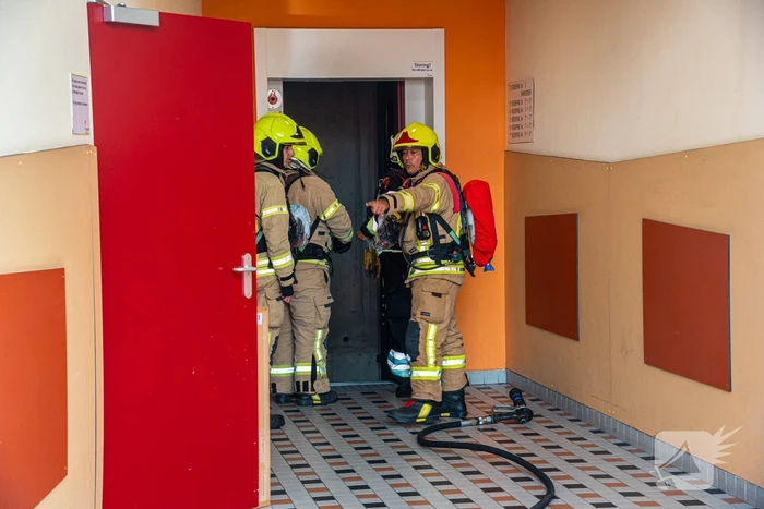 Brand in liftmachinekamer snel geblust