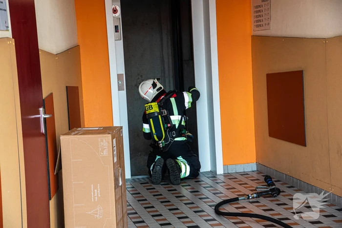 Brand in liftmachinekamer snel geblust