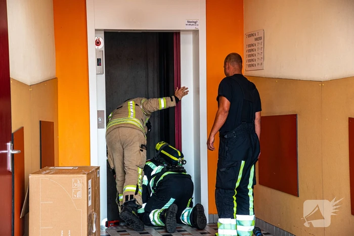 Brand in liftmachinekamer snel geblust