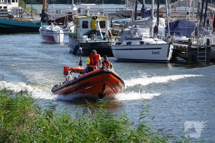 Brand op zeilboot in jachthaven Buyshaven