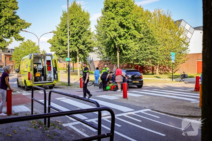 Overstekende fietsster ernstig gewond bij aanrijding