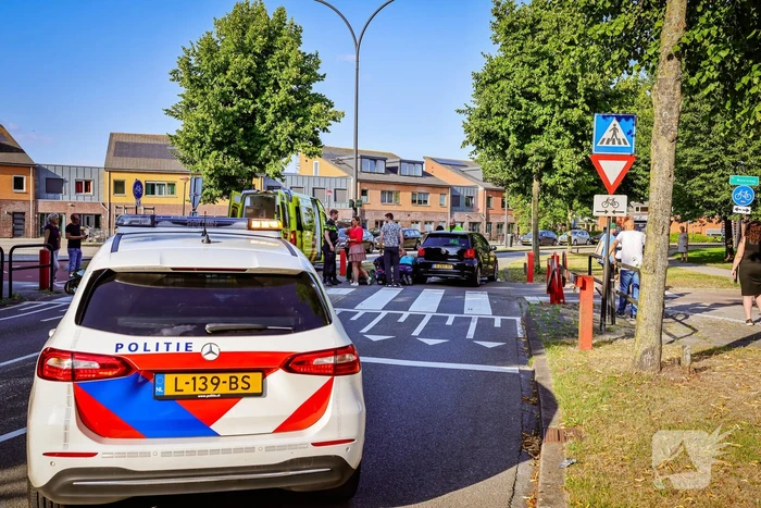 Overstekende fietsster ernstig gewond bij aanrijding