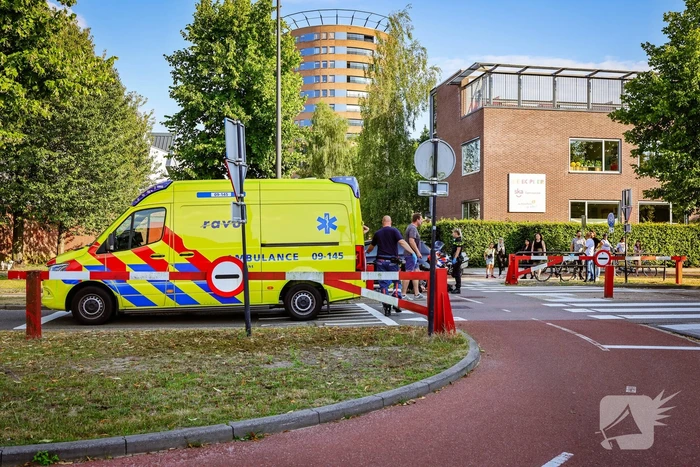 Overstekende fietsster ernstig gewond bij aanrijding