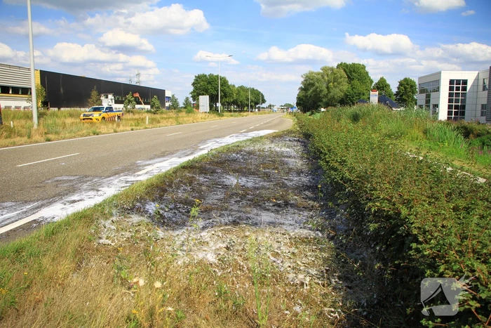Flinke verkeershinder na bermbrand