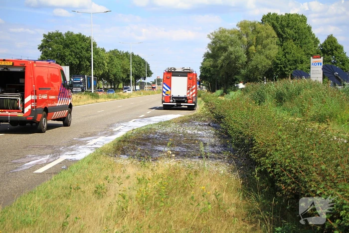 Flinke verkeershinder na bermbrand