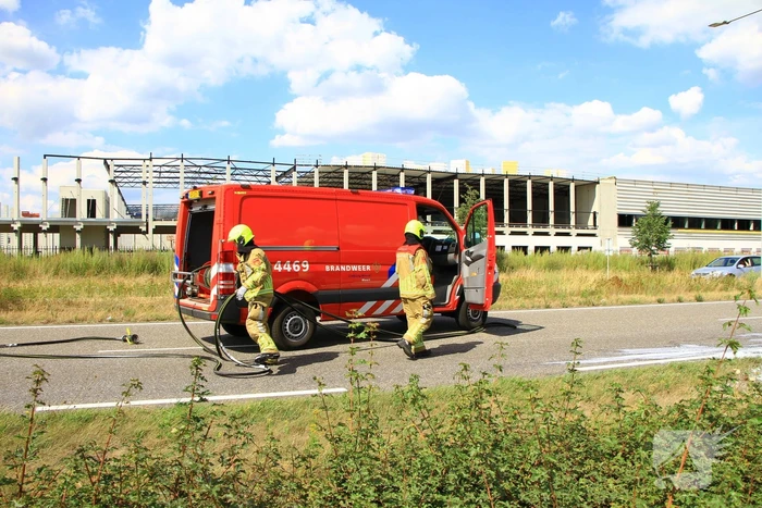Flinke verkeershinder na bermbrand