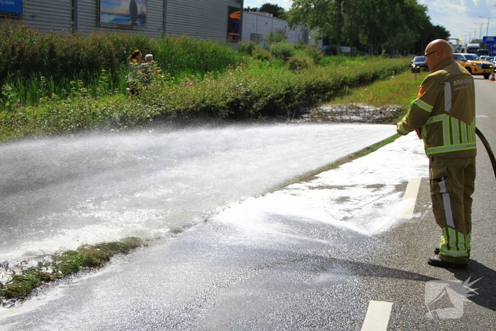 Flinke verkeershinder na bermbrand