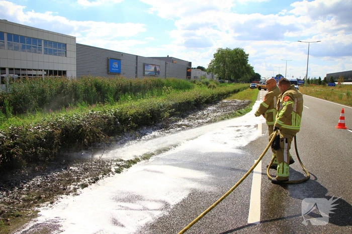 Flinke verkeershinder na bermbrand