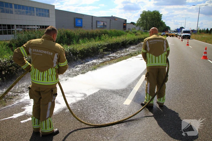 Flinke verkeershinder na bermbrand