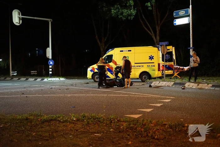 Scooterrijder aangereden door personenauto