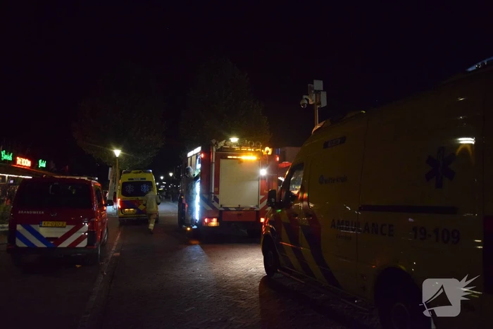 Auto rijdt opzettelijk in op twee horecapanden