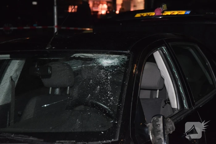 Auto rijdt opzettelijk in op twee horecapanden