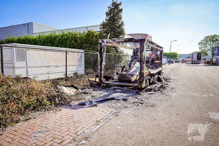 Te koop staande viskraam volledig uitgebrand