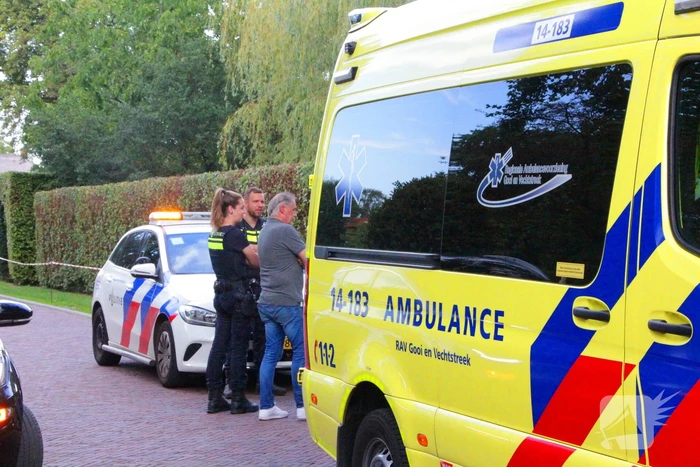 Moeder en kind gewond na val met fiets