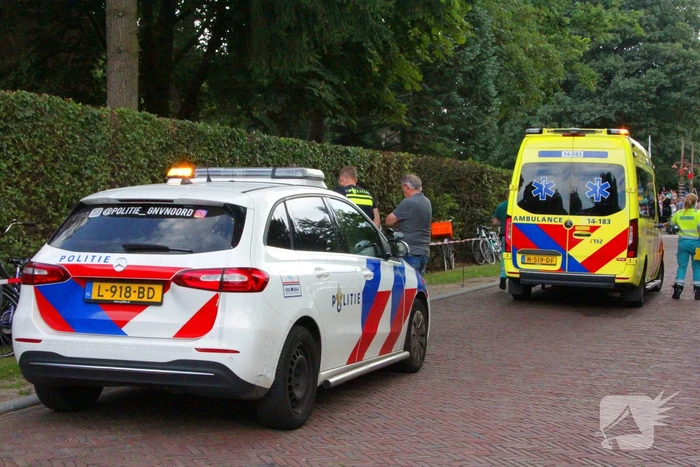 Moeder en kind gewond na val met fiets