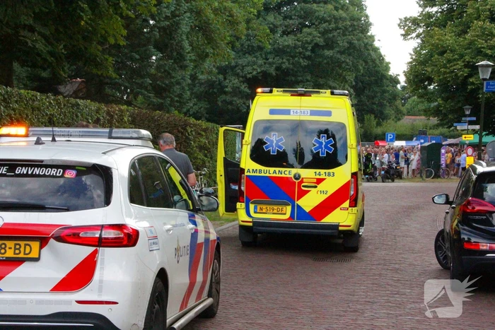Moeder en kind gewond na val met fiets