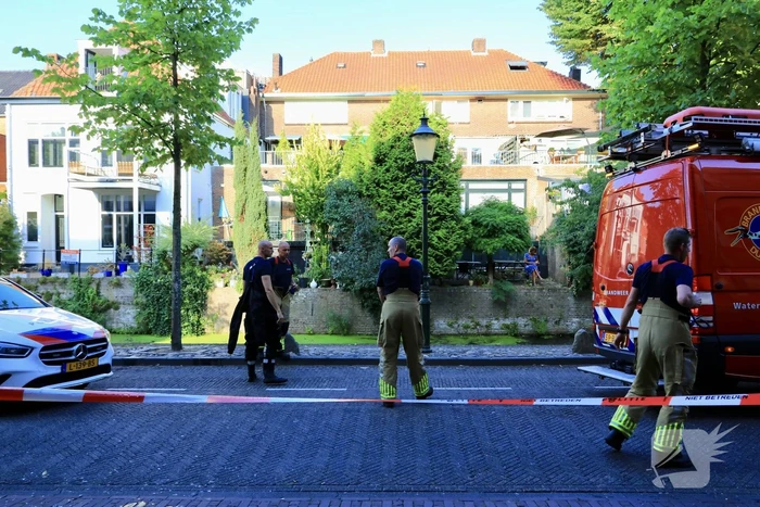 Omstanders redden te water geraakte fietser