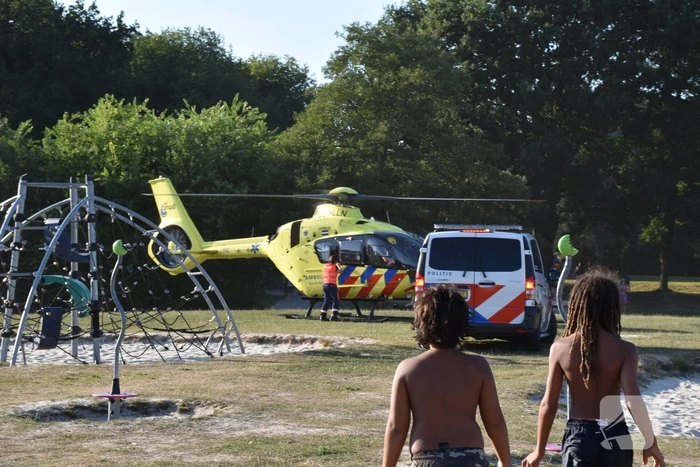 Persoon gewond na te water raken