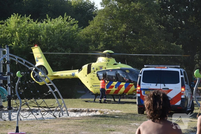 Persoon gewond na te water raken