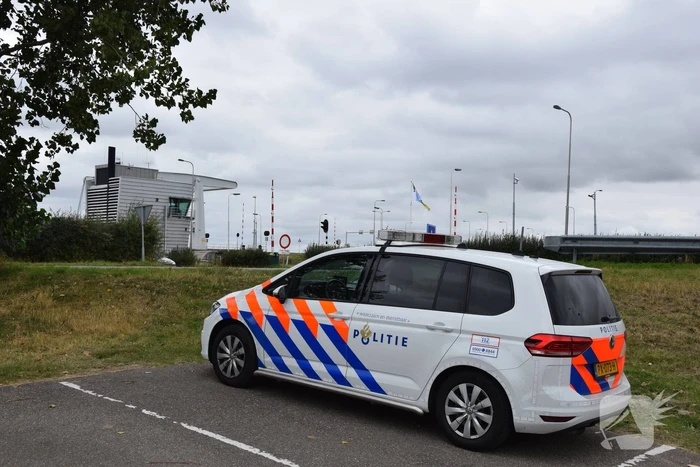 Boot doorgevaren na botsing