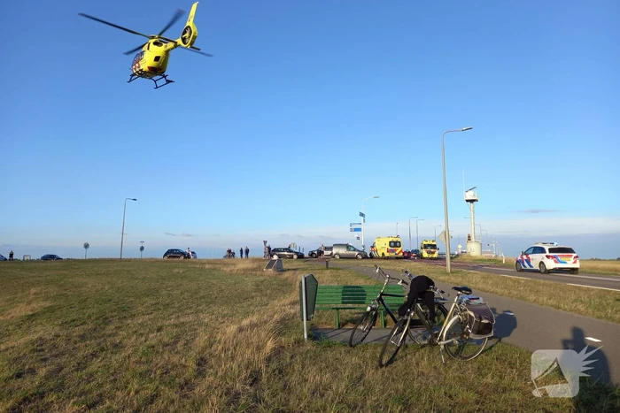 Persoon zwaargewond bij verkeersongeval