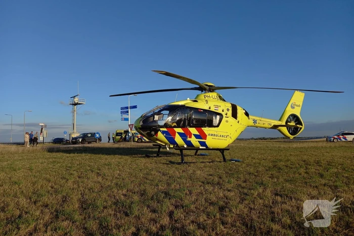 Persoon zwaargewond bij verkeersongeval