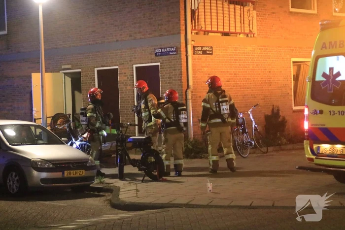 Brandweer voorkomt erger bij felle woningbrand