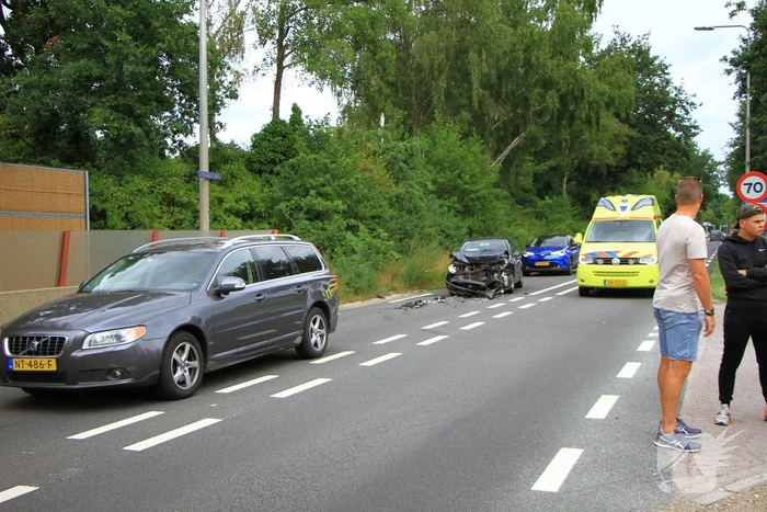 Veel schade na kop-staart aanrijding