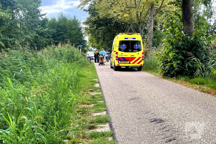 Fietser gevallen op asfalt