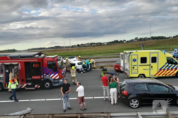 Flinke ravage door ongeval op snelweg