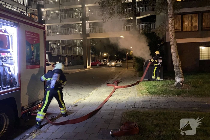 Veel rook bij brand in container