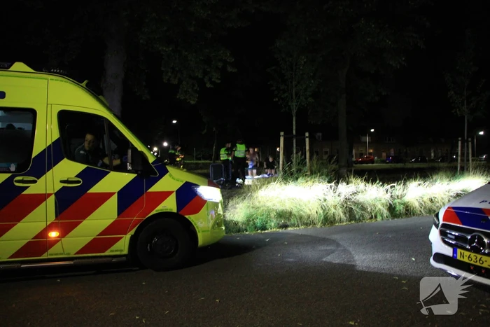 Zwemmend koppel aangesproken door politie