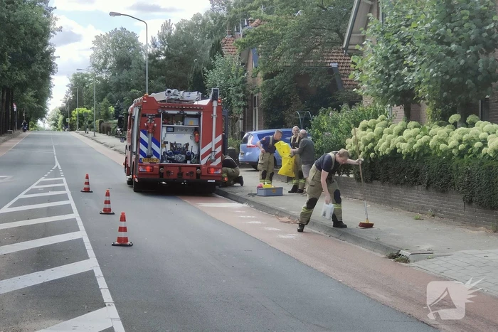 Brandweerwagen onderweg naar brand in botsing met auto