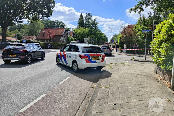 Brandweerwagen onderweg naar brand in botsing met auto