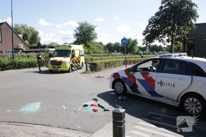 Politievoertuig slaat over de kop tijdens spoedrit