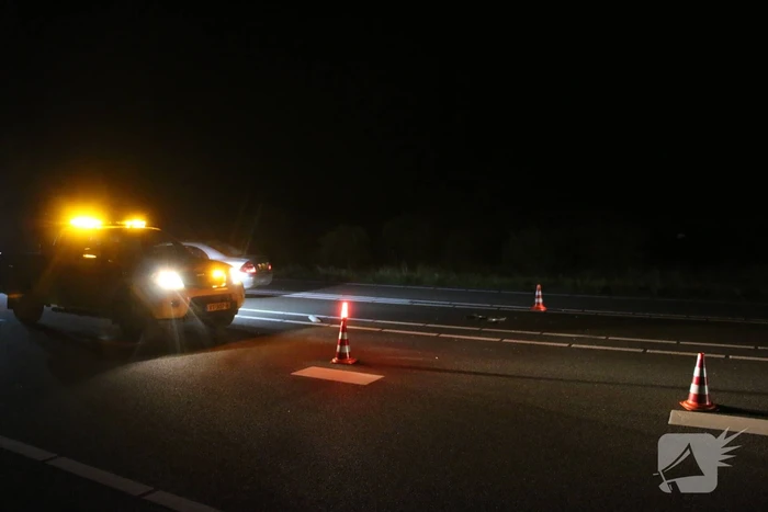 Auto klapt op politieauto
