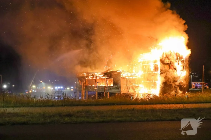 brand oorweg almere