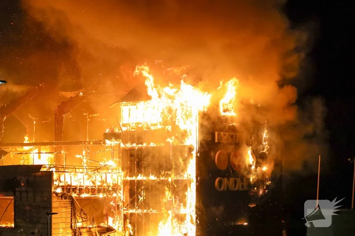 Wegrestaurant Onderweg verwoest door uitslaande brand