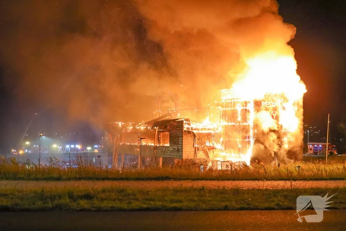 Wegrestaurant Onderweg verwoest door uitslaande brand