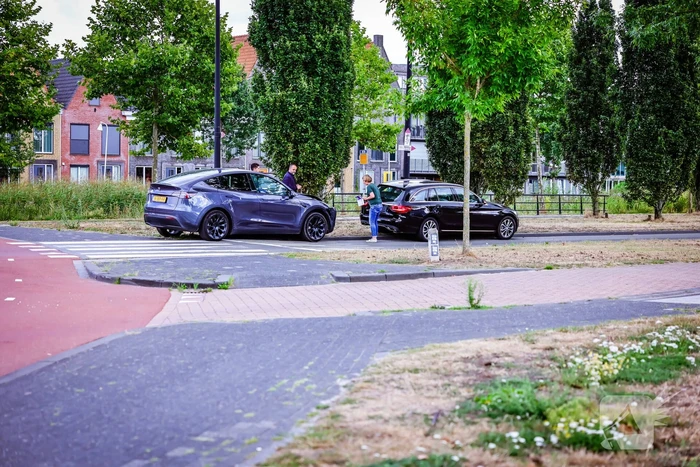 Kop-staart botsing op Rotonde 8