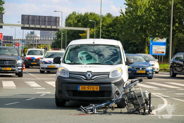 Fietser gewond bij aanrijding met personenauto