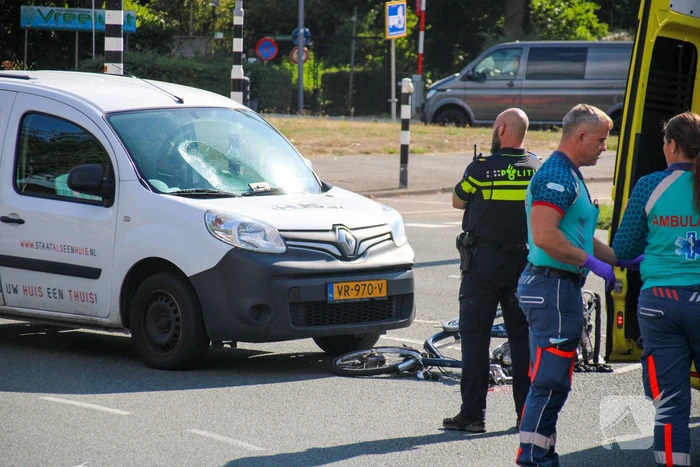 Fietser gewond bij aanrijding met personenauto