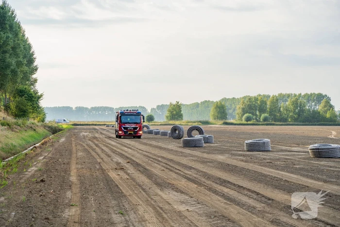 Drainagemachine trekt hoofdgasleiding stuk