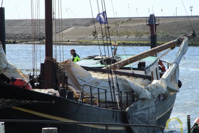 Minderjarig meisje overleden op schip door afgebroken giek