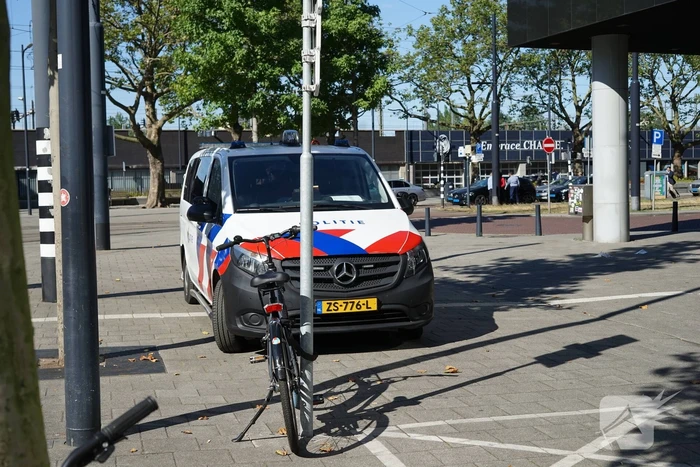 Vrouw gewond na mogelijke steekpartij