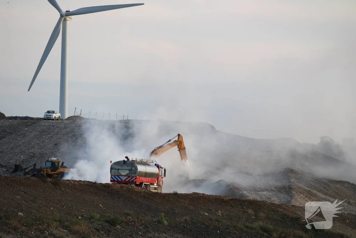 Grote rookontwikkeling bij hevige brand op stortplaats