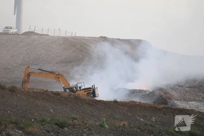 Grote rookontwikkeling bij hevige brand op stortplaats